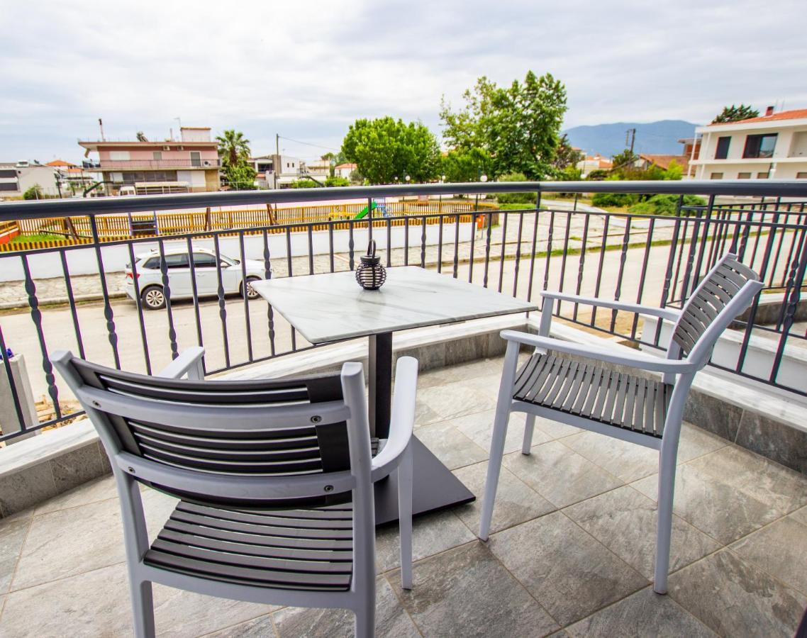 Thea Comfy Living Aparthotel Nea Vrasna Exterior photo