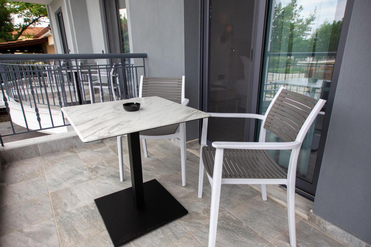 Thea Comfy Living Aparthotel Nea Vrasna Exterior photo