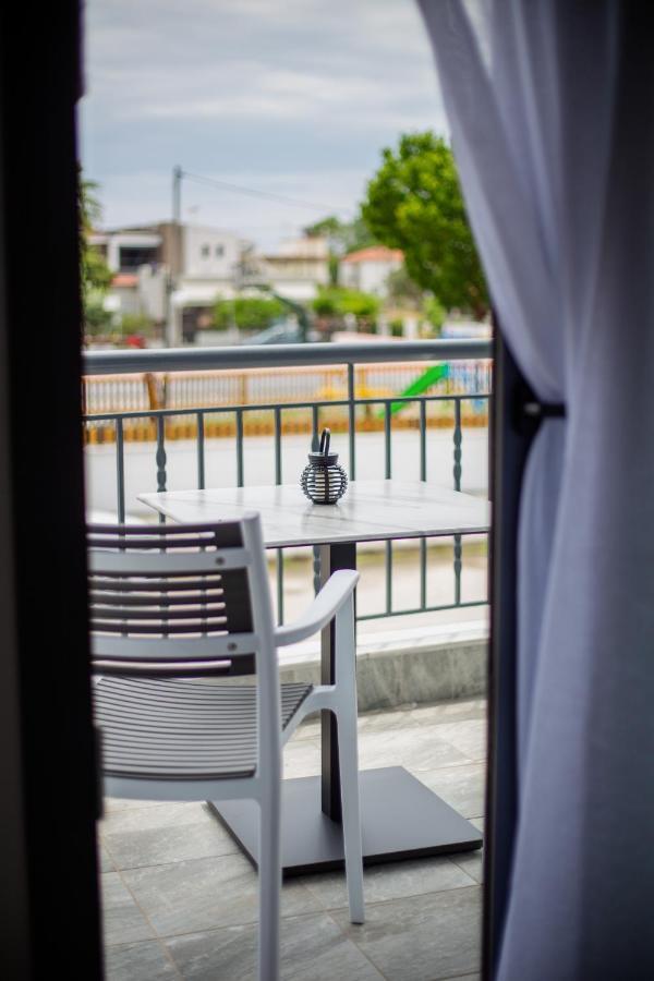 Thea Comfy Living Aparthotel Nea Vrasna Exterior photo
