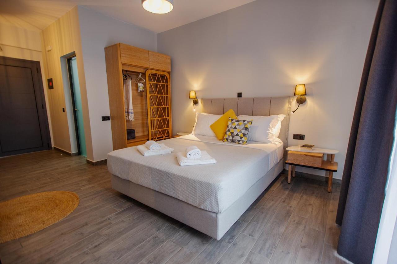 Thea Comfy Living Aparthotel Nea Vrasna Exterior photo